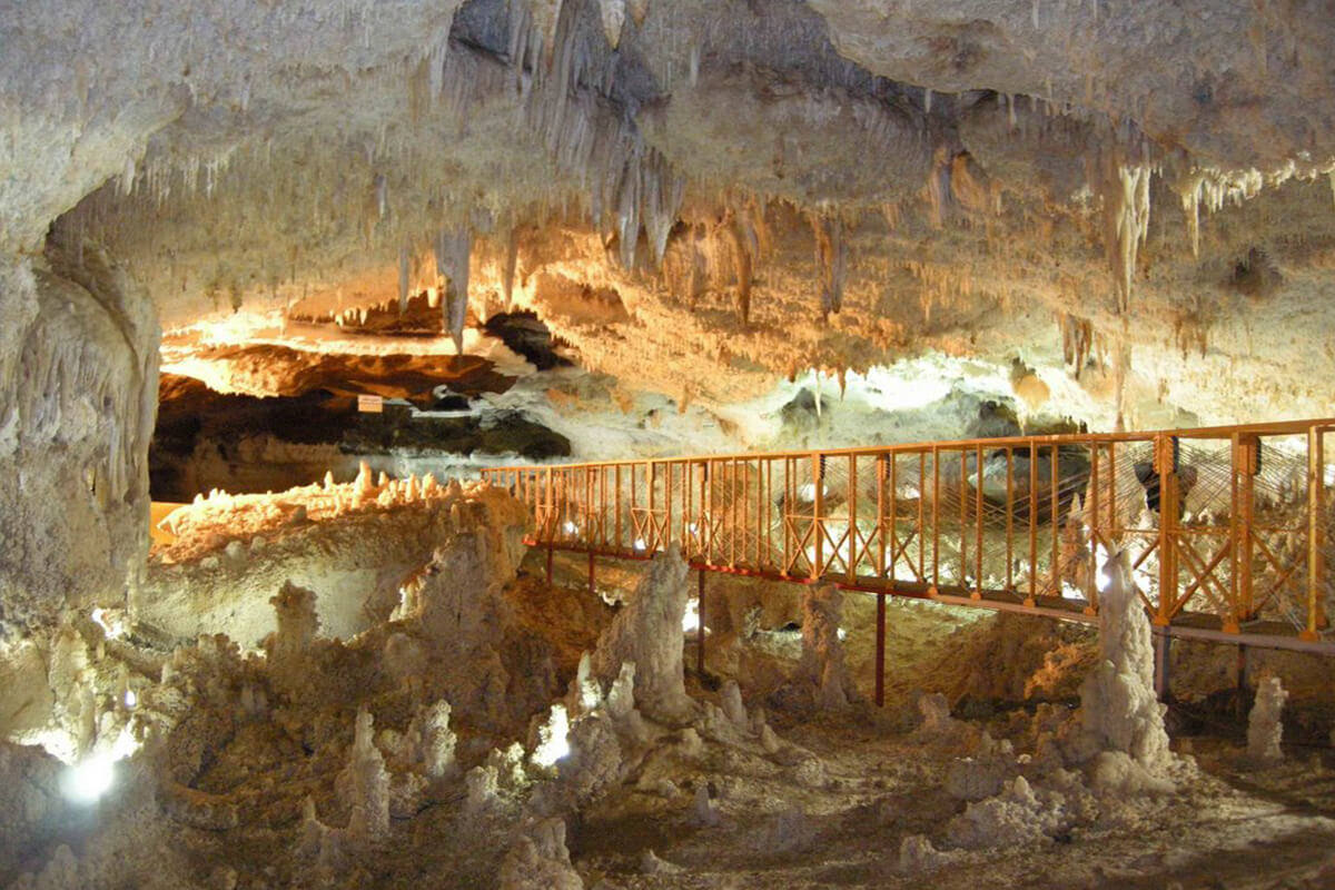 غار در زنجان