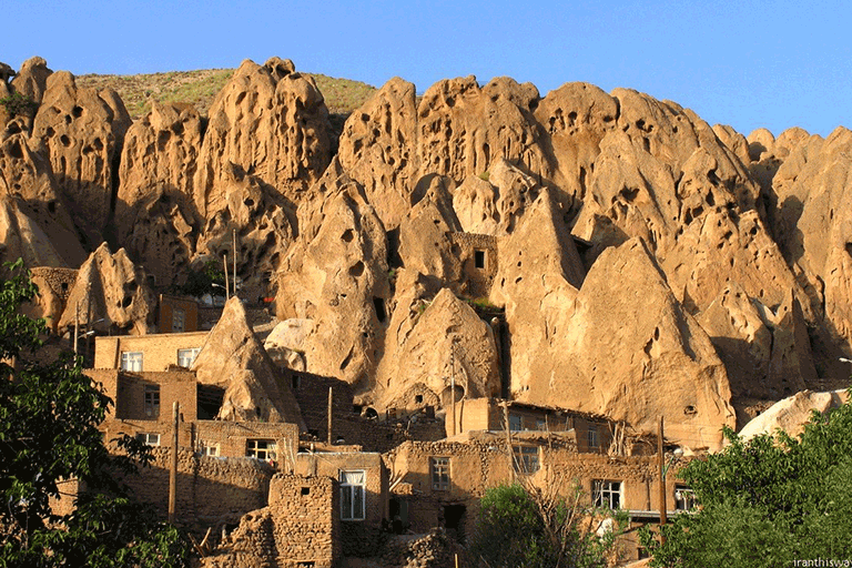 روستای تروگلودیت در کندوان