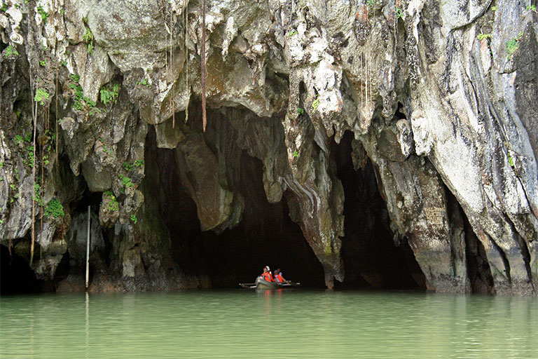 غارهای شگفت انگیز