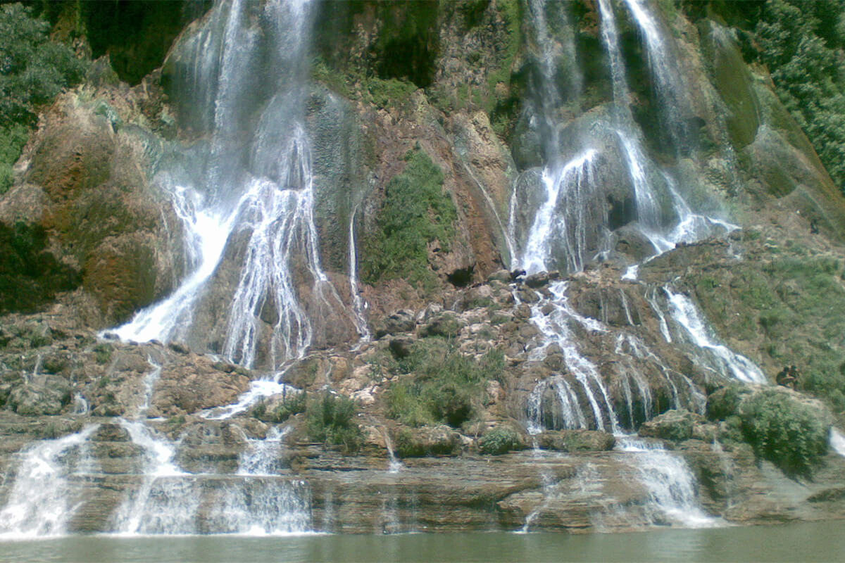 آبشار در کردستان 