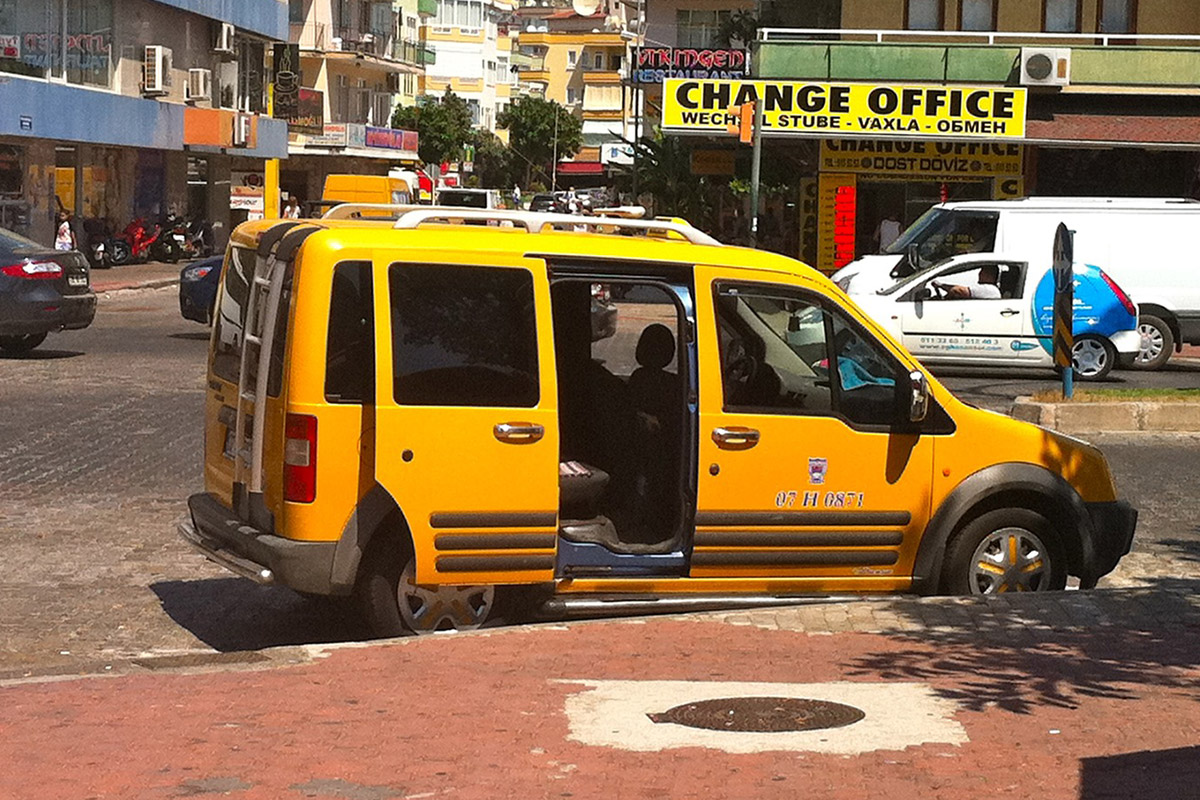 تاکسی در آنتالیا