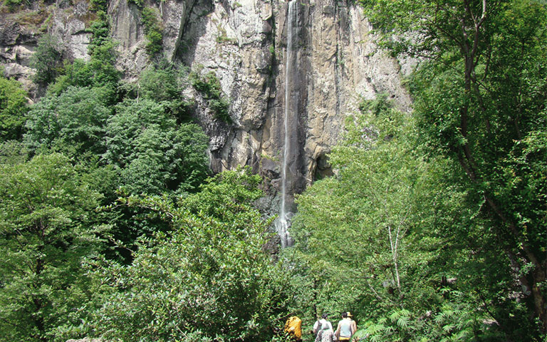 آبشار لاتون، گیلان